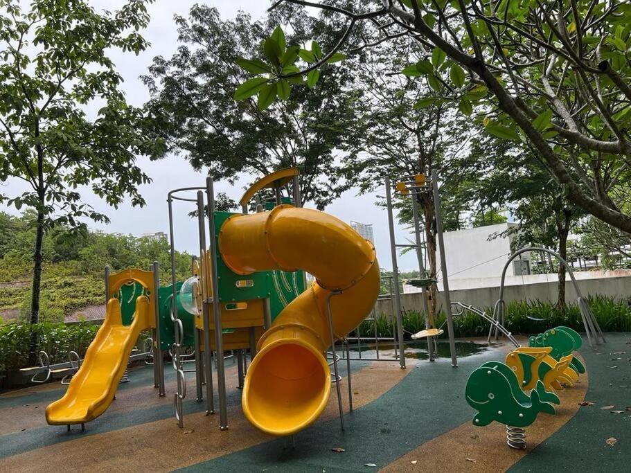 Meridin Medini By Wp Homestay Nusajaya  Buitenkant foto