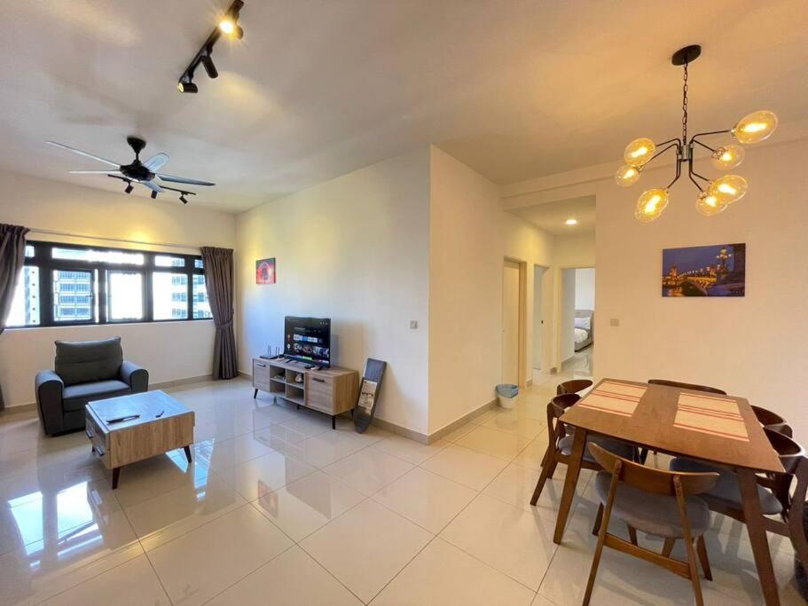 Meridin Medini By Wp Homestay Nusajaya  Buitenkant foto