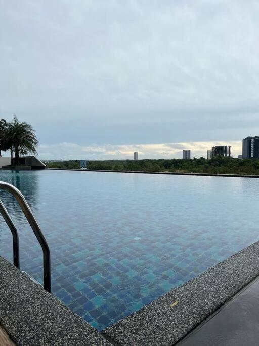 Meridin Medini By Wp Homestay Nusajaya  Buitenkant foto