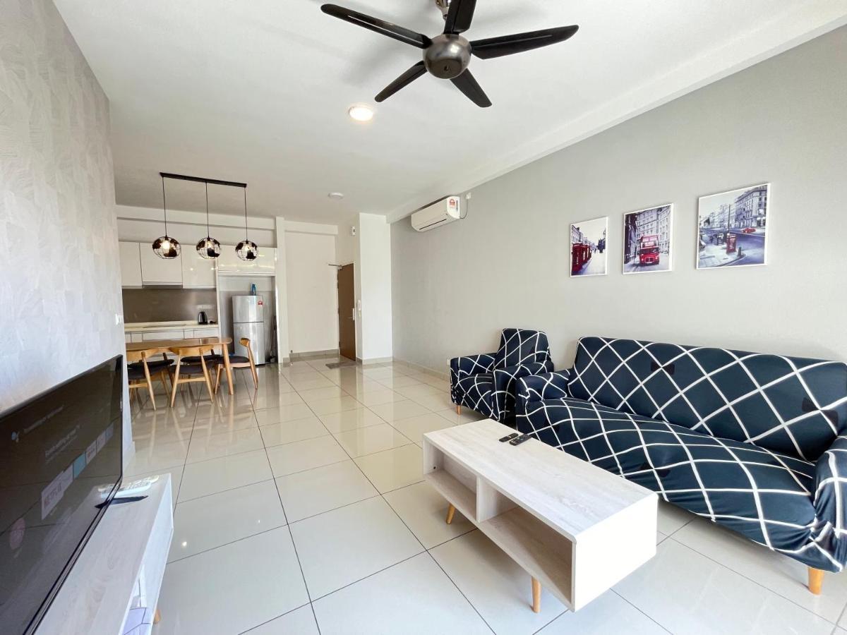 Meridin Medini By Wp Homestay Nusajaya  Buitenkant foto