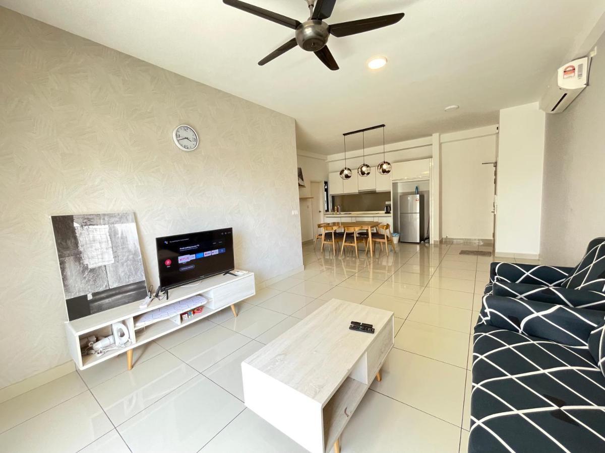 Meridin Medini By Wp Homestay Nusajaya  Buitenkant foto