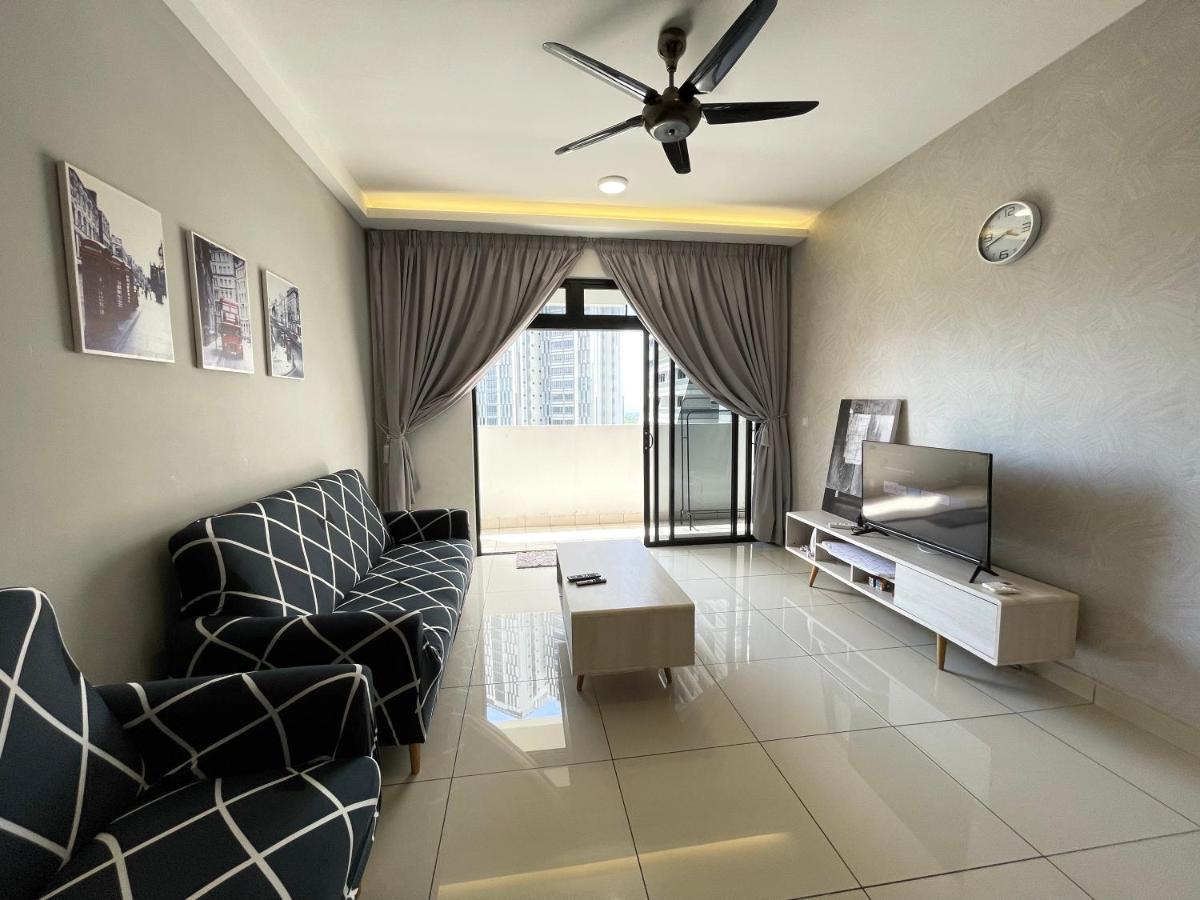 Meridin Medini By Wp Homestay Nusajaya  Buitenkant foto