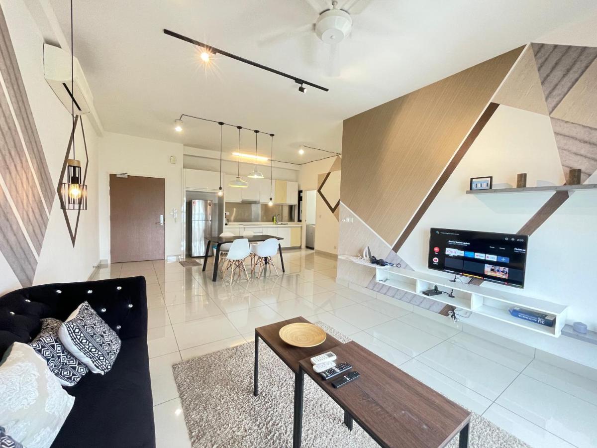 Meridin Medini By Wp Homestay Nusajaya  Buitenkant foto