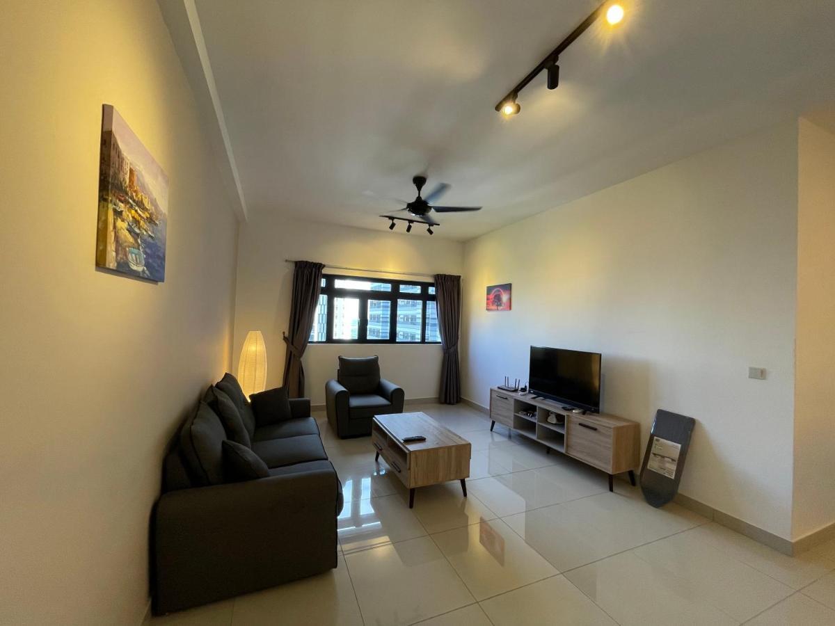 Meridin Medini By Wp Homestay Nusajaya  Buitenkant foto