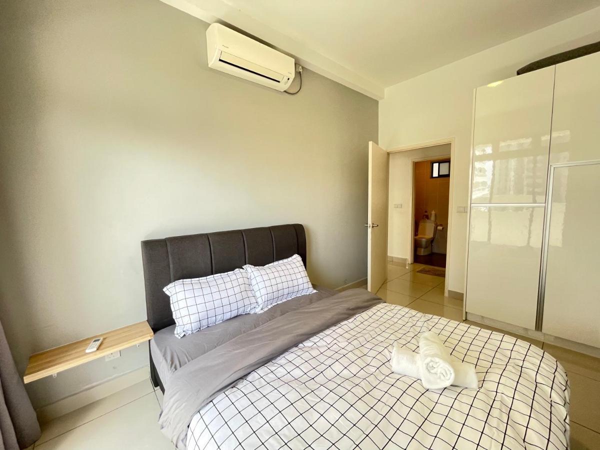 Meridin Medini By Wp Homestay Nusajaya  Buitenkant foto