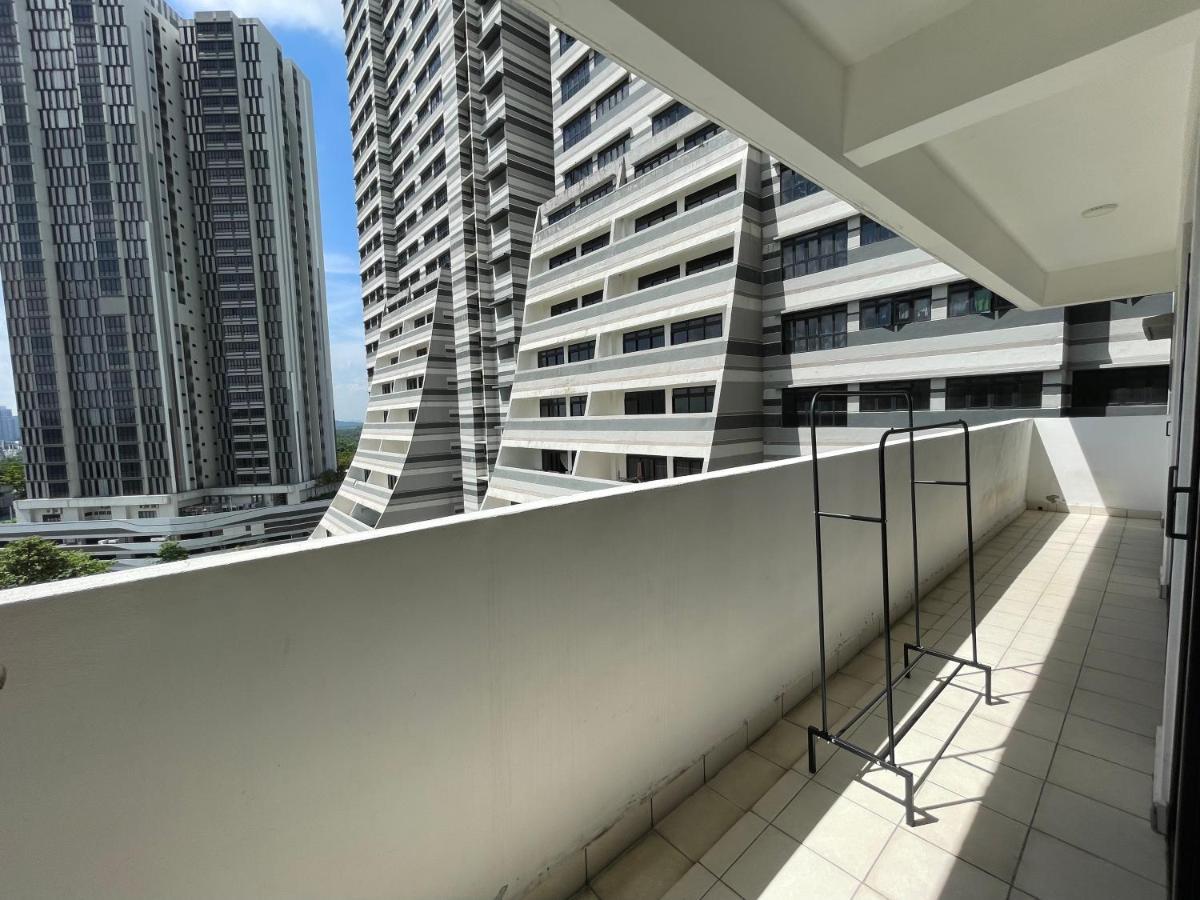 Meridin Medini By Wp Homestay Nusajaya  Buitenkant foto