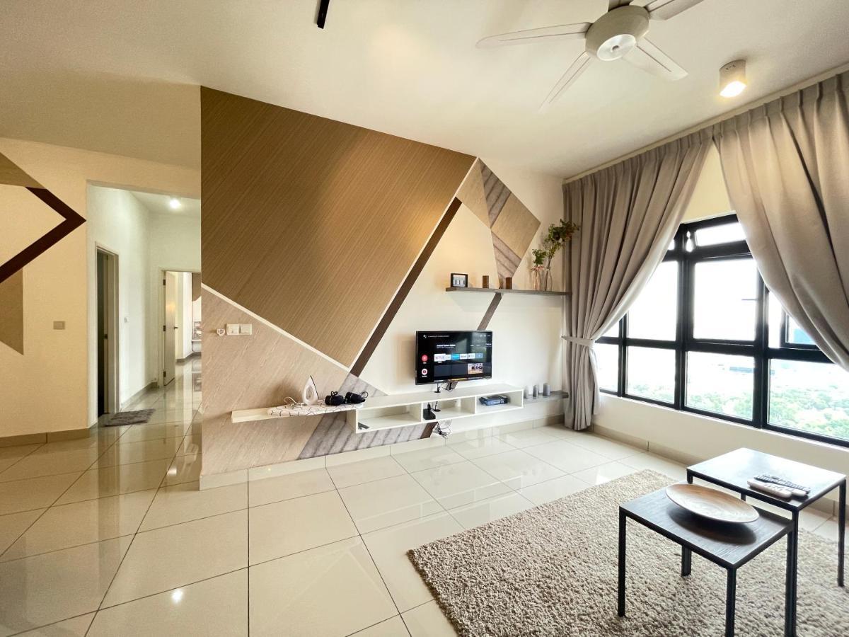 Meridin Medini By Wp Homestay Nusajaya  Buitenkant foto